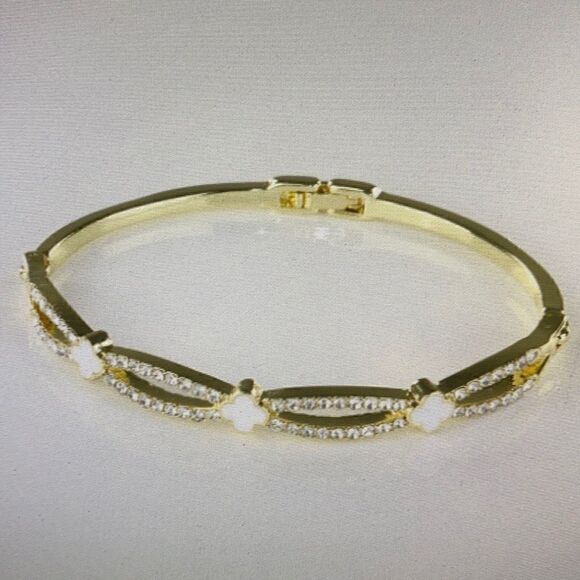 Gorgeous Women’s Floret Crystal Bangle Bracelet - Picture 2 of 3